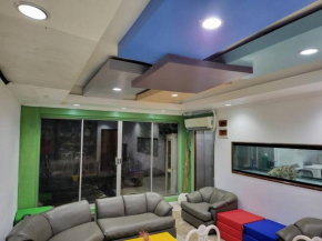 Sleeps 15 @ Trendy Space Arca South Host parties!